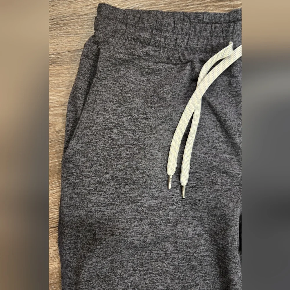 Vuori Performance Jogger Charcoal Heather Size - Picture 3 of 9